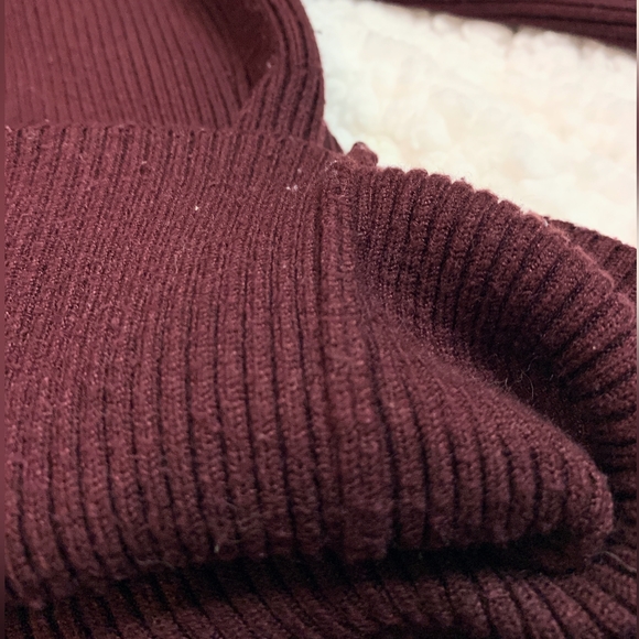 Red Turtleneck sweater - Picture 6 of 6